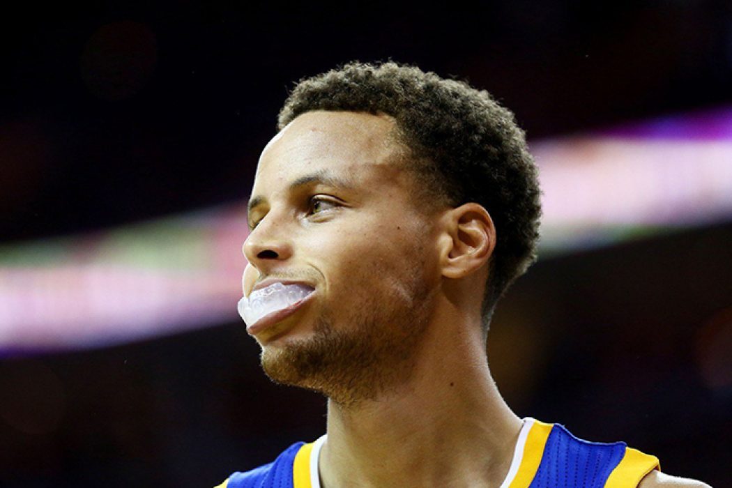 2k16 打算提升到全新境界 就连 curry 的咬牙套习惯与吼声都要模拟!